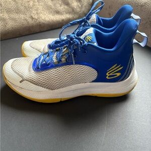 Under Armour athletic shoes Curry men’s size 8.5